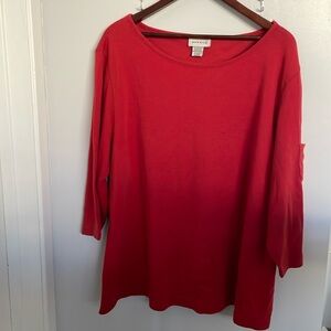 Women’s red size 26W Short Sleeve Tee